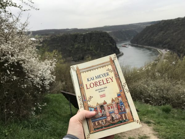 Lesbischer Buch Geheimtipp: "Loreley" von Kai Meyer